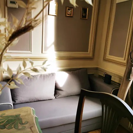 Apartment Petit Nid Baroque Xviiie
